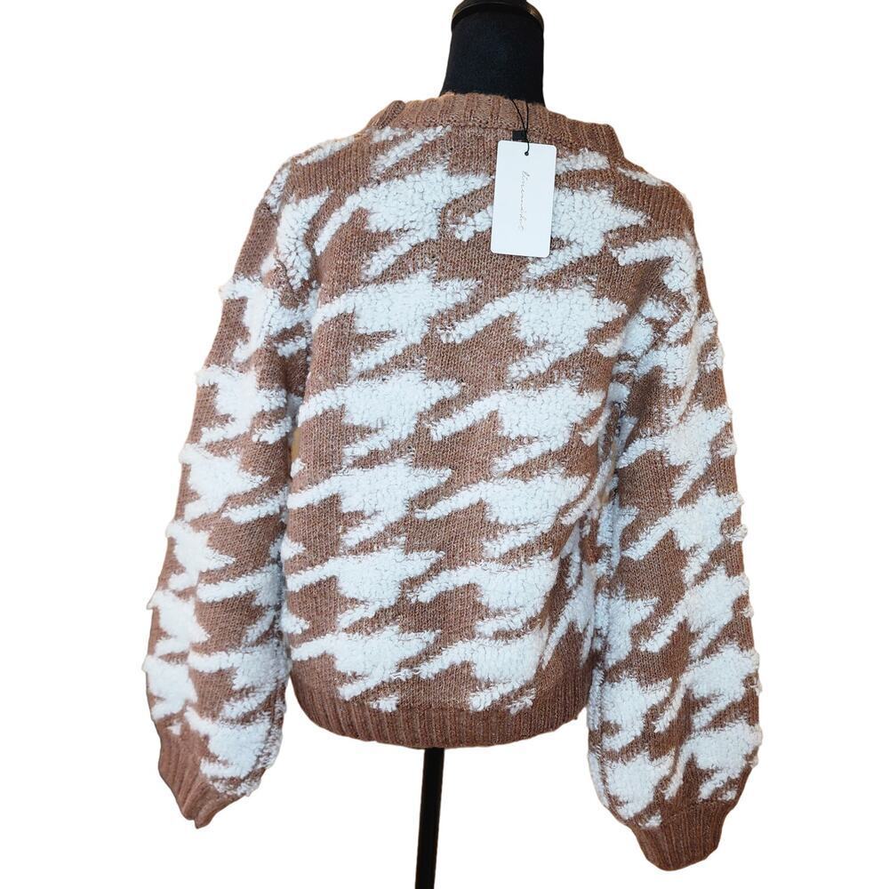 Line & Dot Houndstooth Sweater - Picture 5 of 16